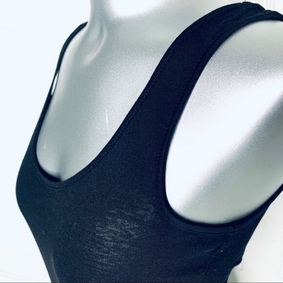 H & M black tank top - Picture 3 of 6